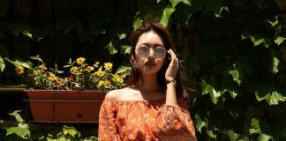 Street style giới trẻ Hàn tuần qua: đại hội áo phông nhưng chẳng ai mix đụng ai, khuyến mại thêm loạt gợi ý mix đồ mát quên sầu