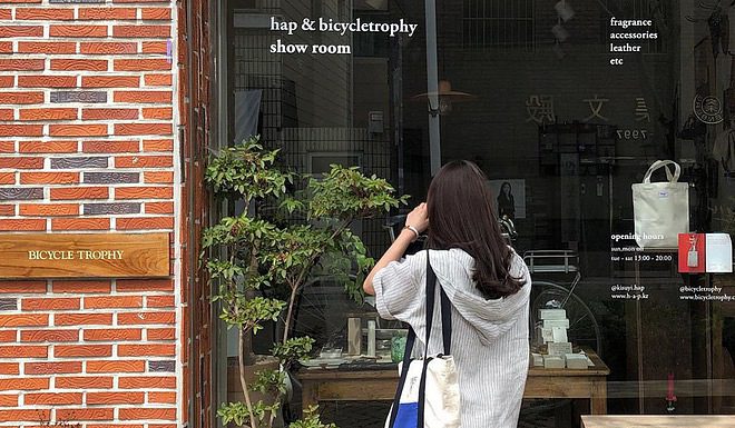 Đừng đắm đuối với túi da, mùa hè đeo túi vải vừa xinh vừa bảo vệ môi trường mới là đỉnh nhất Đừng đắm đuối với túi da, mùa hè đeo túi vải vừa xinh vừa bảo vệ môi trường mới là đỉnh nhất
