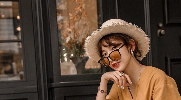 Jeans trắng phẳng phiu và 12 gợi ý mix&match dành cho chị em muốn thay mới hoàn toàn style công sở