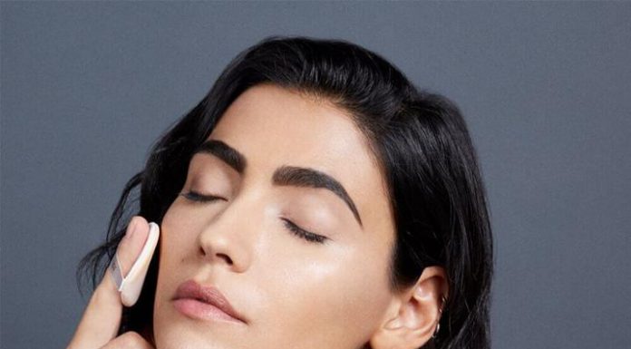 4 sản phẩm đơn giản để trang điểm nhanh chưa đầy 2 phút 4 sản phẩm đơn giản để trang điểm nhanh chưa đầy 2 phút