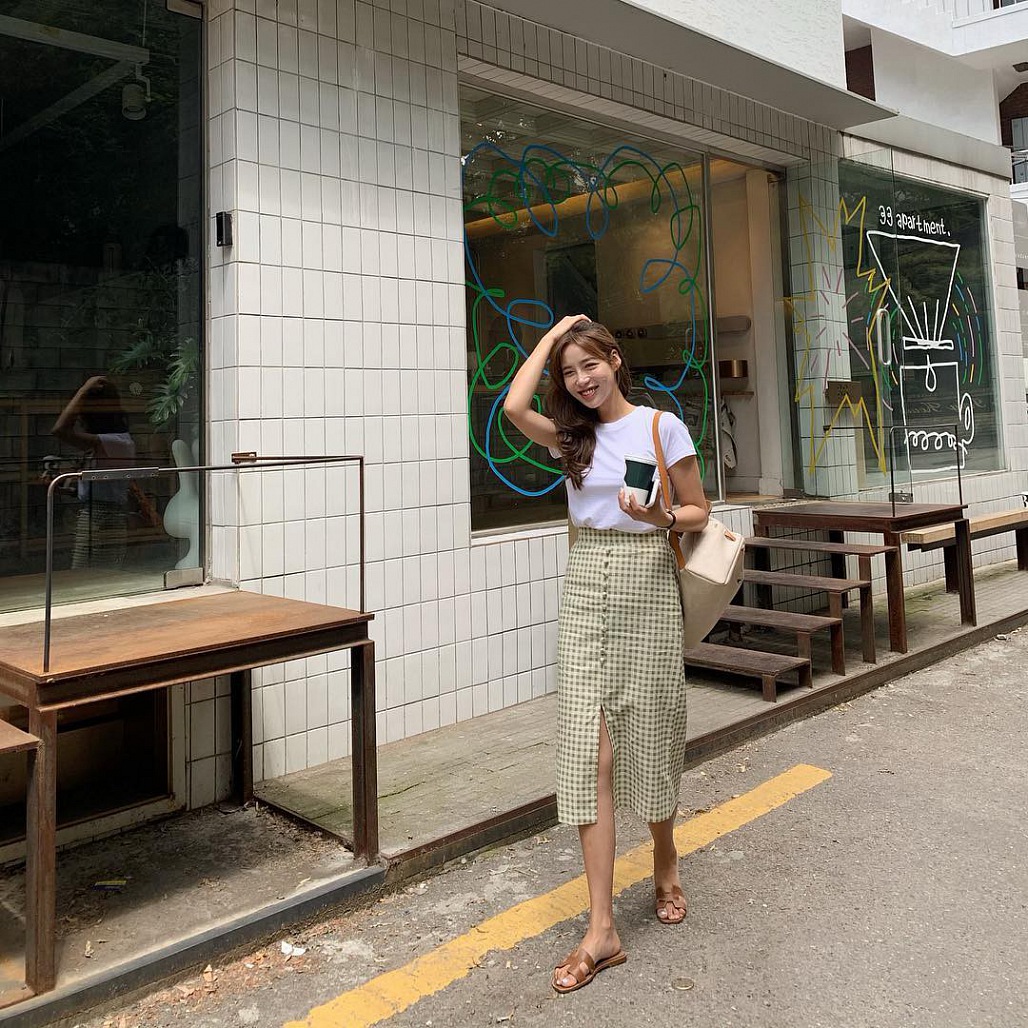 Đừng mãi đóng khung trong những bộ cánh già nua nhạt nhẽo, nàng ngoài 30 hãy “trẻ hóa” style với 5 công thức này Đừng mãi đóng khung trong những bộ cánh già nua nhạt nhẽo, nàng ngoài 30 hãy “trẻ hóa” style với 5 công thức này