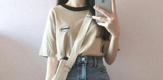 Hãy cùng điểm qua các món đồ “thần thánh” đang được những quý cô sành điệu tích cực lăng xê ở Hàn Quốc trong mùa này nhé! Combo xinh lung linh: váy hai dây áo thun Zalo Zalo Tùy theo vóc dáng, cách chọn váy và áo phối cùng cũng có sự biến tấu khác nhau. Nếu bạn có thân hình mảnh khảnh thì có thể kết hợp váy yếm với dây bản to che lấp khuyết điểm thiếu đầy đặn ở phần vai và dùng chân váy dài để giúp tổng thể trở nên thướt tha hơn. Zalo Với những cô gái trẻ yêu thích vẻ nhí nhảnh, năng động thì chân váy có hai dây mảnh là lựa chọn phù hợp nhất. Bạn cũng có thể mix một chiếc váy jeans với áo gam màu pastel để tăng thêm phần đáng yêu. Tông pastel bất diệt Zalo Trang phục tông pastel luôn được xem là bí kíp giúp các nàng nổi bật nhưng không “chói chang” khi xuất hiện dưới ánh nắng hè oi ả. Các màu sắc pastel được ưa chuộng nhất trong mùa hè năm nay có thể kể đến như xanh lá, xanh lam, hồng và cam san hô. Zalo Ngoài bộ đôi “bất hủ” pastel và trắng thì hội chị em còn có thể tận dụng những mẫu trang phục denim để diện cùng tông màu này. Một chiếc váy ngắn với áo sơ-mi cho nàng công sở hay quần jeans lửng cùng áo phông tay ngắn cho buổi dạo phố cùng bạn bè sẽ giúp bạn có set đồ tối giảnnhưng vẫn nổi bật. Nữ sinh ngây ngô Zalo Phong cách nữ sinh thường gây chú ý bởi các kiểu chân váy ngắn tiêu biểu như váy tennis xếp pli tông trắng xinh yêu hết nấc. Zalo Giới trẻ Hàn cũng tập trung nhiều ở phần phụ kiện, khi chịu khó đầu tư túi đeo chéo, áo cardigan và giày sneaker để hoàn thiện set đồ nữ sinh trẻ trung, năng động. Tài Trợ Điệu đà cùng “1001″ kiểu nón mùa Hè Zalo Zalo Kiểu nón cói cứ đến hè lại “hot” luôn được chị em hết lòng săn đón, khi chúng đặc biệt hữu dụng trong những chuyến du lịch về miền biển. Zalo Kiểu mũ rộng vành cũng là gợi ý từ các nàng “It Girl” xứ kim chi dành cho thời trang street style Xuân Hè 2019. Zalo Mũ lưỡi trai “cool ngầu” đầy cá tính Zalo … và kiểu mũ bucket bèo nhún dễ dàng mix cùng mọi loại trang phục, lại còn có công dụng che nắng cực kỳ hiệu quả. Đừng bỏ qua phong cách oversized Zalo Cứ ngỡ oversized sẽ bị lãng quên trong mùa nóng nhưng những quý cô sành điệu lại biến tấu tài tình khi đưa các mẫu áo khoác chất liệu mỏng, dáng dài trở thành phụ kiện kiêm luôn… váy chống nắng. Zalo Kiểu blazer phom rộng khoác ngoài Zalo … hay trọn set đồ oversized chất liệu mỏng như linen với gam màu beige dịu dàng thích hợp cho cả đi làm lẫn đi chơi cùng bạn bè. Tài Trợ Duyên dáng với trang phục “bánh bèo” Zalo Áo trễ vai bèo nhún cũng là một trong những “ứng cử viên sáng giá” cho phong cách ngày hè của hội chị em. Zalo Đây là item được giới trẻ Hàn tích cực lăng xê trong mùa Xuân Hè hằng năm. Với kiểu dáng phóng khoáng khoe bờ vai trần gợi cảm kết hợp cùng chi tiết bèo nhún sẽ giúp các cô gái trở nên cuốn hút hơn bao giờ hết. Sport-chic sành điệu Zalo Đối với những cô nàng yêu thích vẻ ngoài năng động, khỏe khoắn thì các mẫu jumpsuit, áo khoác bomber, hay áo tank-top phối cùng quần short và sneaker sẽ là lựa chọn hoàn hảo trong mùa hè này. Giày sneaker luôn là thượng sách Zalo Trong các loại giày thì sneaker luôn là thiết kế có tính ứng dụng cao mà cô gái nào cũng nên sắm cho mình một đôi. Zalo Thách thức mọi kiểu trang phục dù đó là quần jeans, chân váy ngắn hoặc dài, phong cách oversized hay “bánh bèo” đỏm dáng thì khi phối cùng sneaker vẫn không hề bị “lạc quẻ”. Zalo Mốt áo giấu quần kết hợp cùng mũ lưỡi trai, kính mát và sneaker là một trong những phong cách được nhiều bạn trẻ xứ kim chi ưu tiên mỗi khi hè về. Tài Trợ Zalo Duyên dáng, đáng yêu cùng chân váy ngắn… Zalo … và tươi trẻ khi kết hợp với crop-top và quần short jeans. “Đốn tim” với crop-top Zalo Nhắc đến crop-top, đây cũng là item “thần thánh” luôn nằm trong top-list những món đồ phải có của hội chị em trong mùa hè. Zalo Đặc biệt, thiết kế crop-top hiện nay rất đa dạng từ chất liệu thun, lụa, ren đến kiểu trễ vai, cổ lọ, tay phồng, tay nhí,… để bạn có thể tùy ý lựa chọn và diện chúng theo phong cách của riêng mình. Một cô nàng denim đầy cuốn hút Zalo Cơ bản, cổ điển nhưng chưa bao giờ lỗi mốt chính là các thiết kế jeans. Trong dịp hè, các cô gái có thể chọn những kiểu quần lửng, quần ống suông hay quần short jeans để có vẻ ngoài năng động, cá tính. Zalo Các kiểu chân váy jeans cũng được nhiều nàng “It Girl” Hàn Quốc ưa chuộng khi có khả năng mix cùng mọi kiểu áo, thích hợp cho những khi cần “lên đồ” mà không có quá nhiều thời gian để suy nghĩ. Zalo Thậm chí, những cô gái yêu thích phong cách menswear cũng có thể diện quần jeans với áo phông trắng và áo bomber tối màu mang đậm hơi hướng street style từ thập niên 60.