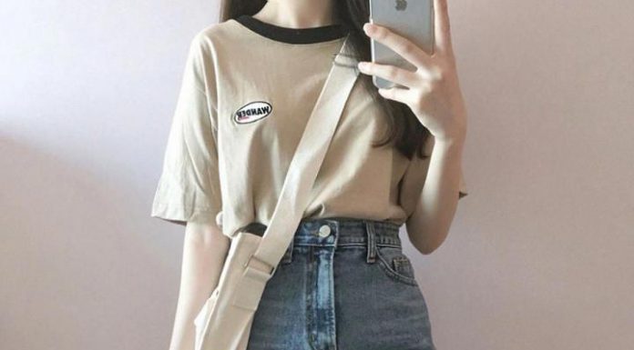 Điểm danh những “bảo bối” biến chị em thành “It girl” xứ kim chi Hãy cùng điểm qua các món đồ “thần thánh” đang được những quý cô sành điệu tích cực lăng xê ở Hàn Quốc trong mùa này nhé! Combo xinh lung linh: váy hai dây áo thun Zalo Zalo Tùy theo vóc dáng, cách chọn váy và áo phối cùng cũng có sự biến tấu khác nhau. Nếu bạn có thân hình mảnh khảnh thì có thể kết hợp váy yếm với dây bản to che lấp khuyết điểm thiếu đầy đặn ở phần vai và dùng chân váy dài để giúp tổng thể trở nên thướt tha hơn. Zalo Với những cô gái trẻ yêu thích vẻ nhí nhảnh, năng động thì chân váy có hai dây mảnh là lựa chọn phù hợp nhất. Bạn cũng có thể mix một chiếc váy jeans với áo gam màu pastel để tăng thêm phần đáng yêu. Tông pastel bất diệt Zalo Trang phục tông pastel luôn được xem là bí kíp giúp các nàng nổi bật nhưng không “chói chang” khi xuất hiện dưới ánh nắng hè oi ả. Các màu sắc pastel được ưa chuộng nhất trong mùa hè năm nay có thể kể đến như xanh lá, xanh lam, hồng và cam san hô. Zalo Ngoài bộ đôi “bất hủ” pastel và trắng thì hội chị em còn có thể tận dụng những mẫu trang phục denim để diện cùng tông màu này. Một chiếc váy ngắn với áo sơ-mi cho nàng công sở hay quần jeans lửng cùng áo phông tay ngắn cho buổi dạo phố cùng bạn bè sẽ giúp bạn có set đồ tối giảnnhưng vẫn nổi bật. Nữ sinh ngây ngô Zalo Phong cách nữ sinh thường gây chú ý bởi các kiểu chân váy ngắn tiêu biểu như váy tennis xếp pli tông trắng xinh yêu hết nấc. Zalo Giới trẻ Hàn cũng tập trung nhiều ở phần phụ kiện, khi chịu khó đầu tư túi đeo chéo, áo cardigan và giày sneaker để hoàn thiện set đồ nữ sinh trẻ trung, năng động. Tài Trợ Điệu đà cùng “1001″ kiểu nón mùa Hè Zalo Zalo Kiểu nón cói cứ đến hè lại “hot” luôn được chị em hết lòng săn đón, khi chúng đặc biệt hữu dụng trong những chuyến du lịch về miền biển. Zalo Kiểu mũ rộng vành cũng là gợi ý từ các nàng “It Girl” xứ kim chi dành cho thời trang street style Xuân Hè 2019. Zalo Mũ lưỡi trai “cool ngầu” đầy cá tính Zalo … và kiểu mũ bucket bèo nhún dễ dàng mix cùng mọi loại trang phục, lại còn có công dụng che nắng cực kỳ hiệu quả. Đừng bỏ qua phong cách oversized Zalo Cứ ngỡ oversized sẽ bị lãng quên trong mùa nóng nhưng những quý cô sành điệu lại biến tấu tài tình khi đưa các mẫu áo khoác chất liệu mỏng, dáng dài trở thành phụ kiện kiêm luôn… váy chống nắng. Zalo Kiểu blazer phom rộng khoác ngoài Zalo … hay trọn set đồ oversized chất liệu mỏng như linen với gam màu beige dịu dàng thích hợp cho cả đi làm lẫn đi chơi cùng bạn bè. Tài Trợ Duyên dáng với trang phục “bánh bèo” Zalo Áo trễ vai bèo nhún cũng là một trong những “ứng cử viên sáng giá” cho phong cách ngày hè của hội chị em. Zalo Đây là item được giới trẻ Hàn tích cực lăng xê trong mùa Xuân Hè hằng năm. Với kiểu dáng phóng khoáng khoe bờ vai trần gợi cảm kết hợp cùng chi tiết bèo nhún sẽ giúp các cô gái trở nên cuốn hút hơn bao giờ hết. Sport-chic sành điệu Zalo Đối với những cô nàng yêu thích vẻ ngoài năng động, khỏe khoắn thì các mẫu jumpsuit, áo khoác bomber, hay áo tank-top phối cùng quần short và sneaker sẽ là lựa chọn hoàn hảo trong mùa hè này. Giày sneaker luôn là thượng sách Zalo Trong các loại giày thì sneaker luôn là thiết kế có tính ứng dụng cao mà cô gái nào cũng nên sắm cho mình một đôi. Zalo Thách thức mọi kiểu trang phục dù đó là quần jeans, chân váy ngắn hoặc dài, phong cách oversized hay “bánh bèo” đỏm dáng thì khi phối cùng sneaker vẫn không hề bị “lạc quẻ”. Zalo Mốt áo giấu quần kết hợp cùng mũ lưỡi trai, kính mát và sneaker là một trong những phong cách được nhiều bạn trẻ xứ kim chi ưu tiên mỗi khi hè về. Tài Trợ Zalo Duyên dáng, đáng yêu cùng chân váy ngắn… Zalo … và tươi trẻ khi kết hợp với crop-top và quần short jeans. “Đốn tim” với crop-top Zalo Nhắc đến crop-top, đây cũng là item “thần thánh” luôn nằm trong top-list những món đồ phải có của hội chị em trong mùa hè. Zalo Đặc biệt, thiết kế crop-top hiện nay rất đa dạng từ chất liệu thun, lụa, ren đến kiểu trễ vai, cổ lọ, tay phồng, tay nhí,… để bạn có thể tùy ý lựa chọn và diện chúng theo phong cách của riêng mình. Một cô nàng denim đầy cuốn hút Zalo Cơ bản, cổ điển nhưng chưa bao giờ lỗi mốt chính là các thiết kế jeans. Trong dịp hè, các cô gái có thể chọn những kiểu quần lửng, quần ống suông hay quần short jeans để có vẻ ngoài năng động, cá tính. Zalo Các kiểu chân váy jeans cũng được nhiều nàng “It Girl” Hàn Quốc ưa chuộng khi có khả năng mix cùng mọi kiểu áo, thích hợp cho những khi cần “lên đồ” mà không có quá nhiều thời gian để suy nghĩ. Zalo Thậm chí, những cô gái yêu thích phong cách menswear cũng có thể diện quần jeans với áo phông trắng và áo bomber tối màu mang đậm hơi hướng street style từ thập niên 60.