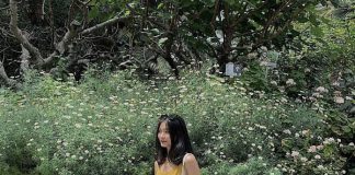 Váy hai dây oversize chắc hẳn sẽ là món đồ tạm biệt hè chào đầu thu 2019