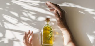 “Ăn gian” tuổi với những loại tinh dầu chống lão hóa da