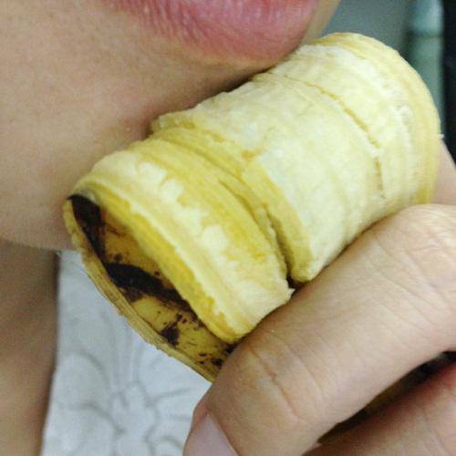 Da trắng nõn dưới cái nắng oi bức của mùa hè với công thức chỉ từ 1 quả chuối Da trắng nõn dưới cái nắng oi bức của mùa hè với công thức chỉ từ 1 quả chuối