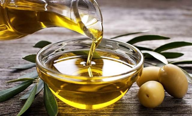 Dầu oliu và những tác dụng tuyệt vời tới sức khỏe và làm đẹp Dầu oliu và những tác dụng tuyệt vời tới sức khỏe và làm đẹp
