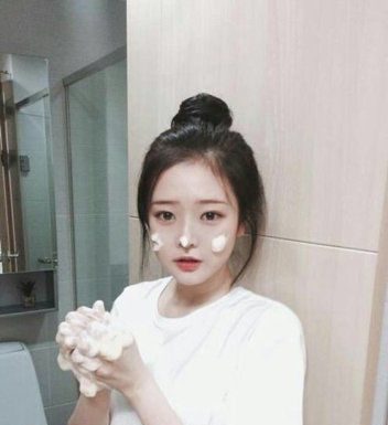 ĐIỂM DANH NHỮNG MÓN MỸ PHẨM KHÔNG THỂ THIẾU TRONG NGÀY HÈ CỦA NHỮNG CÔ NÀNG DA ĐẸP ĐIỂM DANH NHỮNG MÓN MỸ PHẨM KHÔNG THỂ THIẾU TRONG NGÀY HÈ CỦA NHỮNG CÔ NÀNG DA ĐẸP