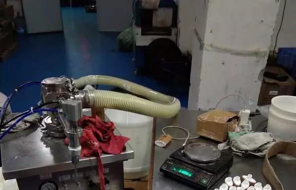 Giữa “ma trận” kem chống nắng và hàng nhái, tín đồ làm đẹp cần gì để không mua nhầm? Giữa "ma trận" kem chống nắng và hàng nhái, tín đồ làm đẹp cần gì để không mua nhầm?