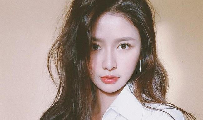 Gợi ý cách làm xoăn giả cực đơn giản mà chưa đến 5 phút từ kiểu tóc búi Na Tra Gợi ý cách làm xoăn giả cực đơn giản mà chưa đến 5 phút từ kiểu tóc búi Na Tra