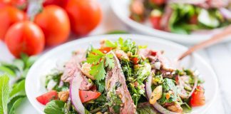 Làm ngay salad bò cho thực đơn ăn kiêng của gia đình