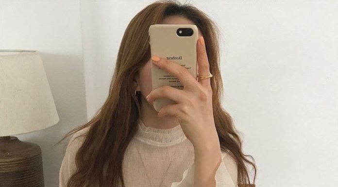 HỮNG NGUYÊN TẮC VÀNG MẶC ÁO VOAN ĐỂ NỬA KÍN NỬA HỞ MÀ VẪN THANH LỊCH HỮNG NGUYÊN TẮC VÀNG MẶC ÁO VOAN ĐỂ NỬA KÍN NỬA HỞ MÀ VẪN THANH LỊCH