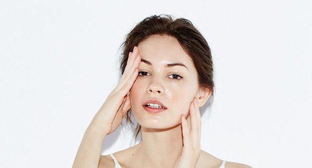 Thoa 1 giọt này trước khi ngủ, da mướt mịn không cần trang điểm vào sáng hôm sau Thoa 1 giọt này trước khi ngủ, da mướt mịn không cần trang điểm vào sáng hôm sau