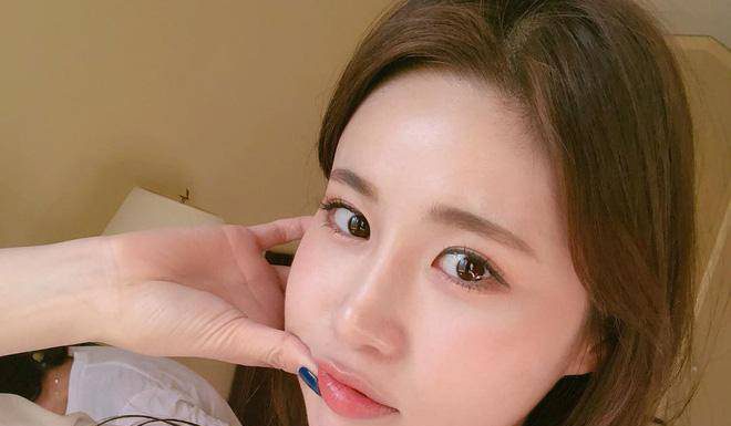 Trước khi đi ngủ, thoa lên mặt vài giọt này, bạn sẽ ăn gian được cả chục tuổi Trước khi đi ngủ, thoa lên mặt vài giọt này, bạn sẽ ăn gian được cả chục tuổi