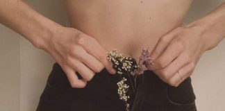 Wax lông "vùng bikini" sẽ nhẹ nhàng hơn rất nhiều nếu bạn tuân theo đúng liệu trình 10 bước sau