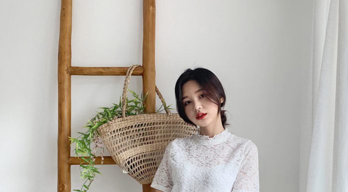 Đếm sơ sơ đã có 6 mẫu áo blouse xinh không để đâu cho hết giúp nàng công sở mặc đẹp suốt hè này Đếm sơ sơ đã có 6 mẫu áo blouse xinh không để đâu cho hết giúp nàng công sở mặc đẹp suốt hè này