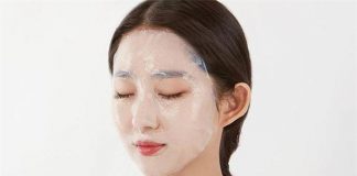 Da đẹp bất bại, bạn lại tiết kiệm được kha khá nếu biết tận dụng "tài nguyên" của chiếc mặt nạ giấy vừa dùng