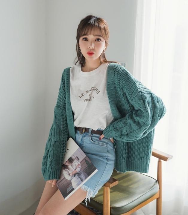 Kết hợp kiểu gì cũng XINH cùng với ÁO THUN TRẮNG!! Kết hợp kiểu gì cũng XINH cùng với ÁO THUN TRẮNG!!