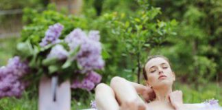 Mách bạn cách chữa mùi hôi vùng kín tại nhà