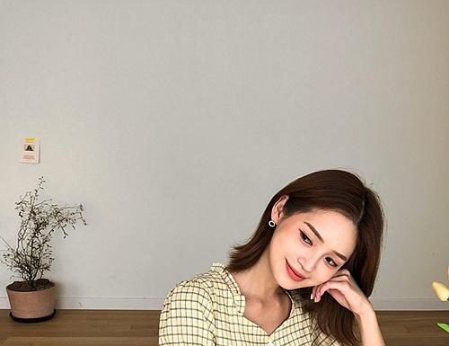 Sơ mi kẻ mặc theo 4 cách này còn lo gì nhàm chán?