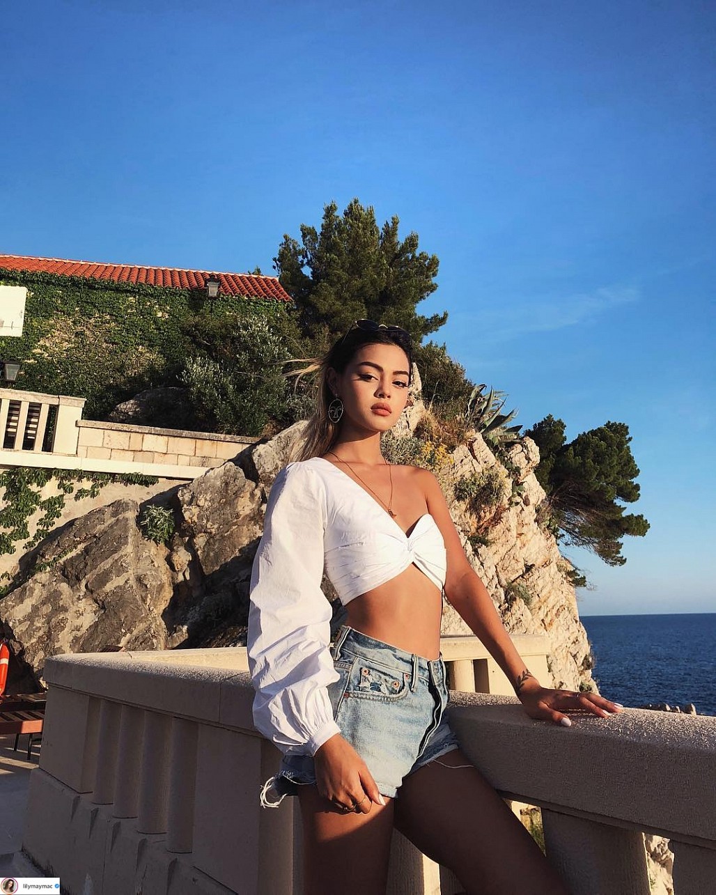 “Thăng hạng” cho phong cách thời trang ngày Hè với 5 cách diện áo crop top “Thăng hạng” cho phong cách thời trang ngày Hè với 5 cách diện áo crop top