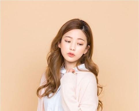 Cách phối đồ đến trường đơn giản nhưng vẫn thật trendy cho mùa thu này