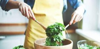 Đâu là nguyên nhân khiến da mặt chảy xệ?