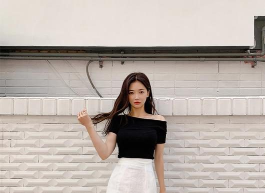 Làm chủ công thức mix đồ đen - trắng với 20 ý tưởng hay ho sau đây!!