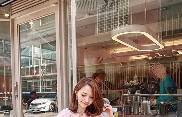 Sài Gòn cứ việc âm u, chị em ngoài 30 muốn rạng rỡ cứ diện mấy gam màu này Sài Gòn cứ việc âm u, chị em ngoài 30 muốn rạng rỡ cứ diện mấy gam màu này