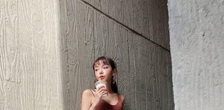4 cách phối chân váy midi để xuống phố ngày mát trời