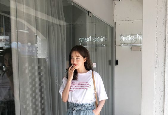 Đến trường ngày nóng thì phải mặc đồ mát mẻ và thanh lịch thế này cơ Đến trường ngày nóng thì phải mặc đồ mát mẻ và thanh lịch thế này cơ