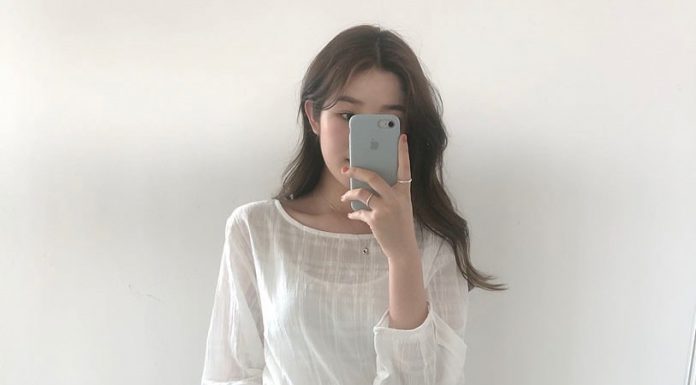 Biết là áo voan mỏng rất mát nhưng chị em đừng mặc kiểu phô phang, gây nhức mắt người đối diện nhé Biết là áo voan mỏng rất mát nhưng chị em đừng mặc kiểu phô phang, gây nhức mắt người đối diện nhé